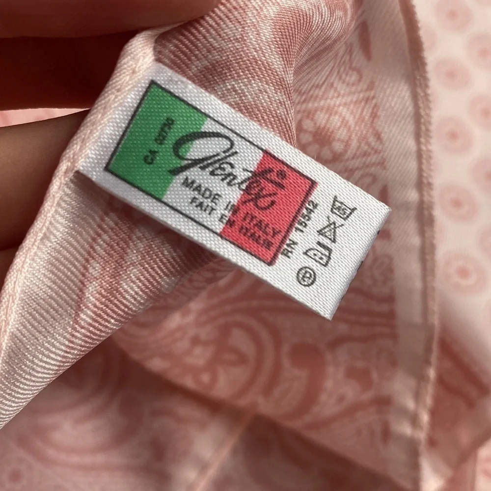 Glentex vintage Italian made scarf in soft pink.